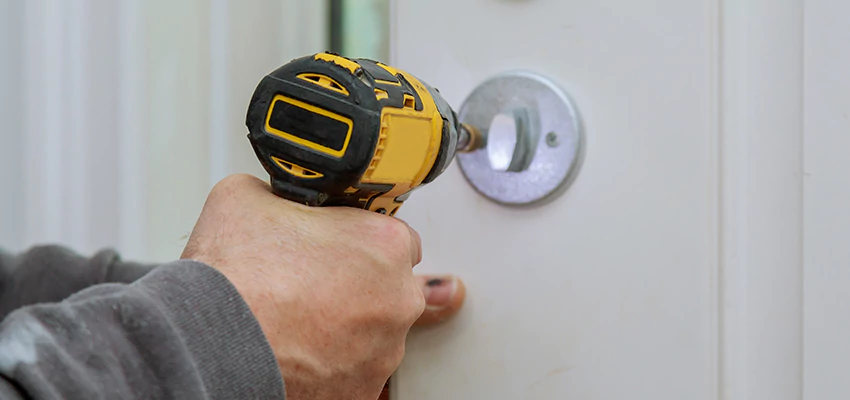 Street Locksmith For Smart Lock Repair in La Puente, CA